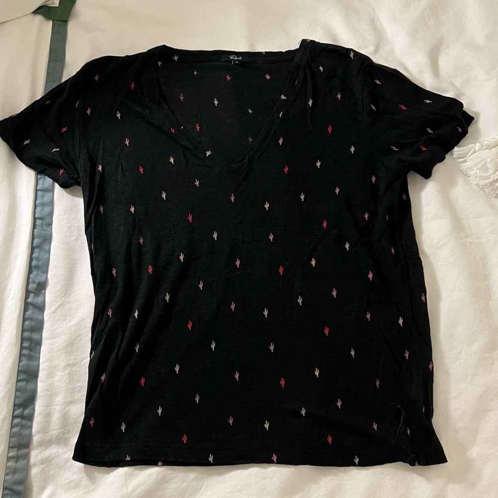 Rails V-Neck Tee with Cactus Pattern